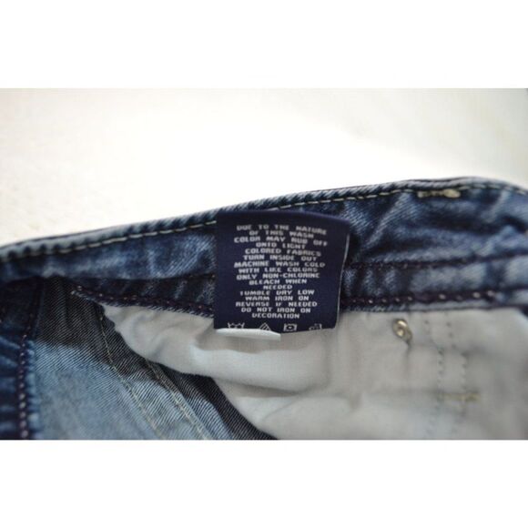 Vigoss Heritage Fit Women's 4 Medium Wash Distressed Denim Stretch Capris - Picture 9 of 16